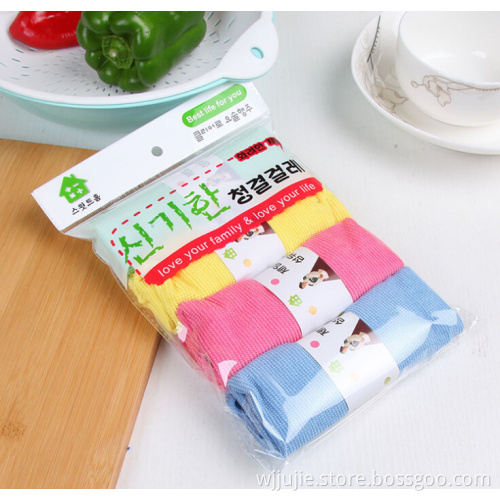 Super absorbent microfiber cleaning wipes
